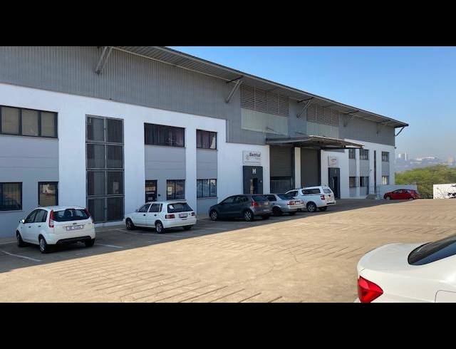 305M² WAREHOUSE TO LET IN BRIARDENE